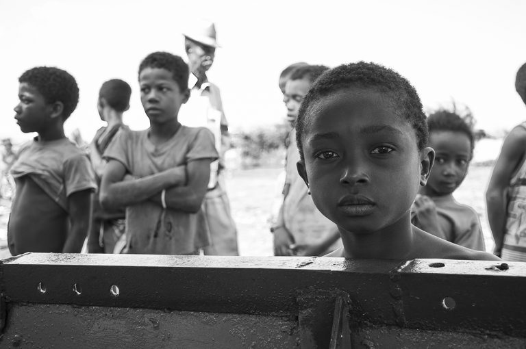 Portret Afrikaans kind zwart-wit